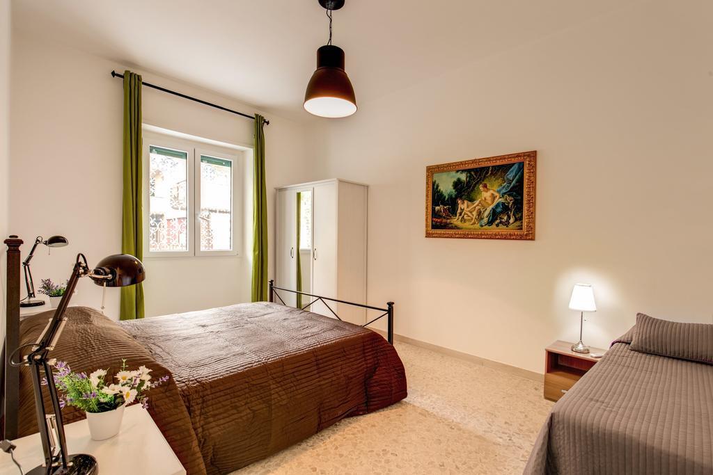 Daisy Guest House Colosseo Róma Szoba fotó