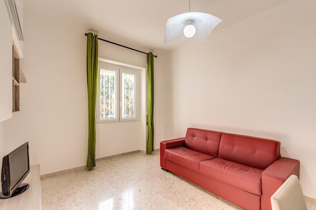 Daisy Guest House Colosseo Róma Szoba fotó